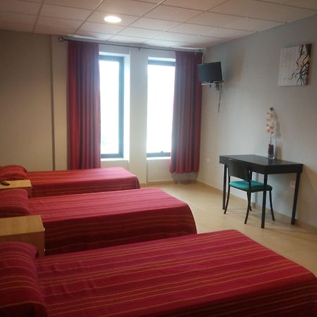Hostal La Molina Alora Bagian luar foto