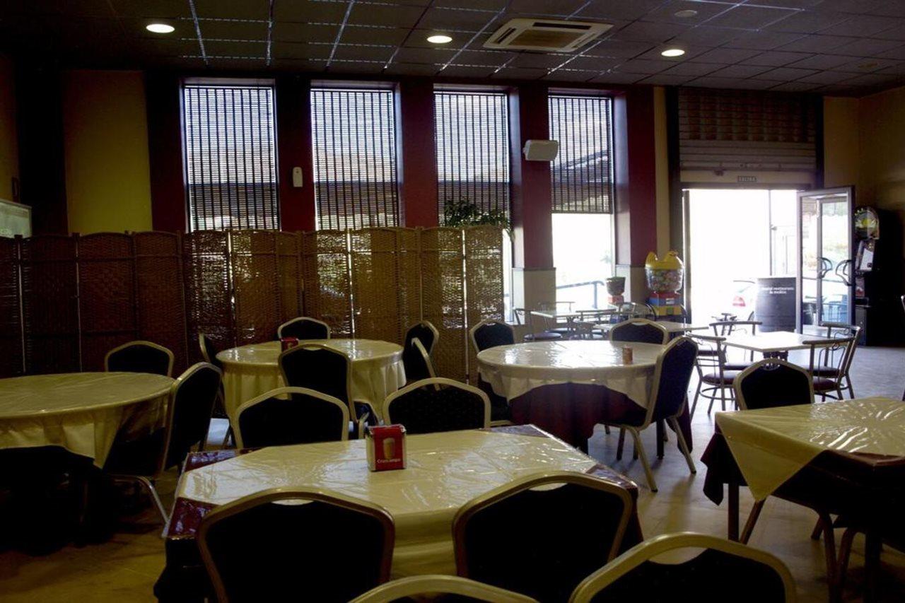 Hostal La Molina Alora Bagian luar foto