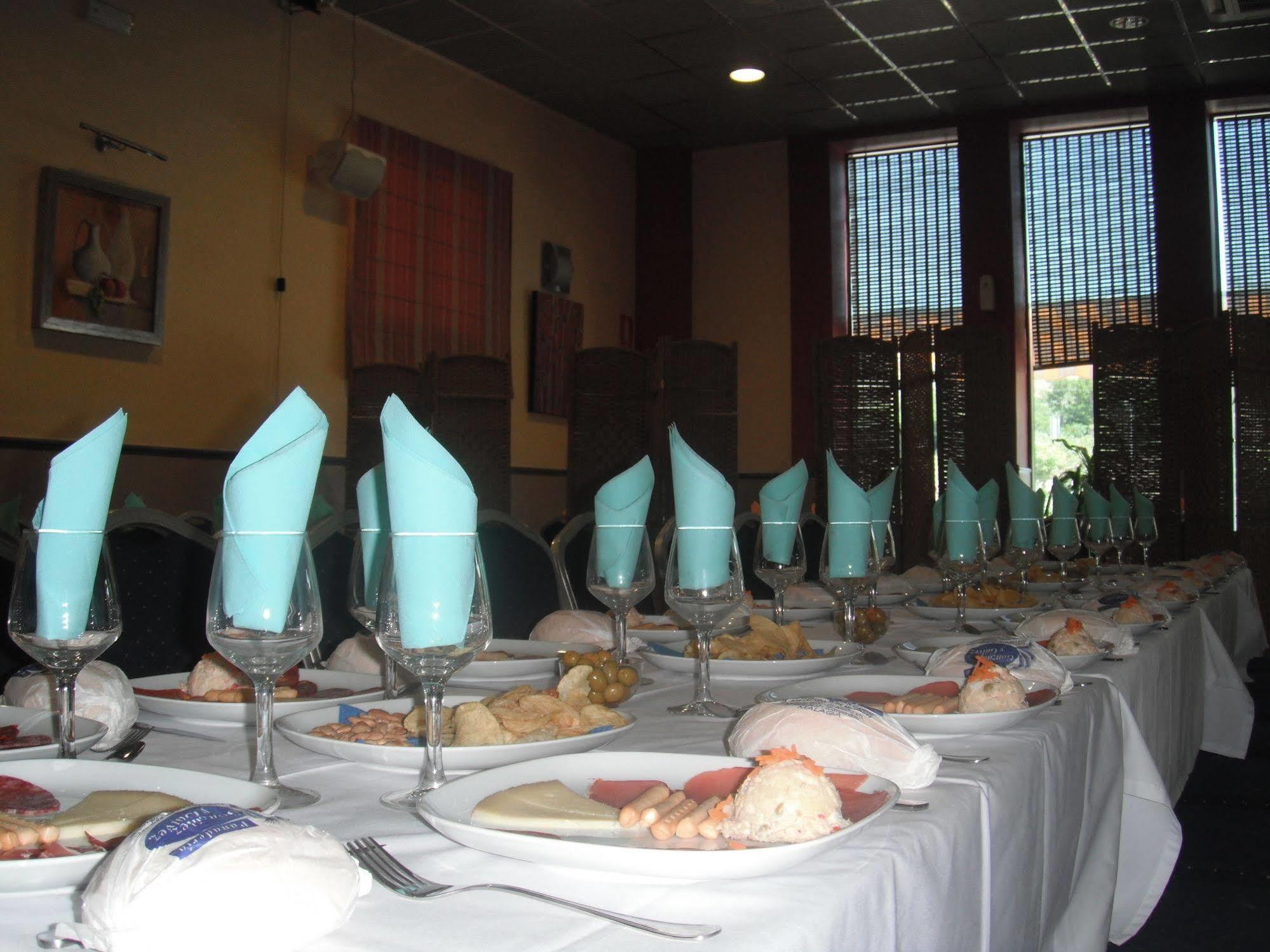 Hostal La Molina Alora Bagian luar foto